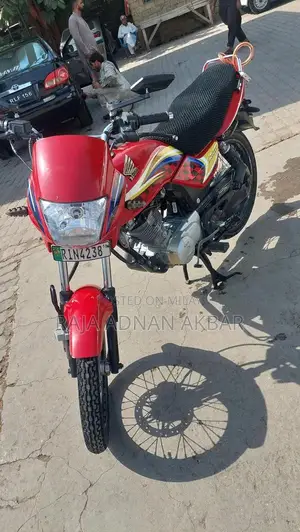 Photo - Honda CG 125 Delux Motorcycle - Low Mileage Commuter Bike