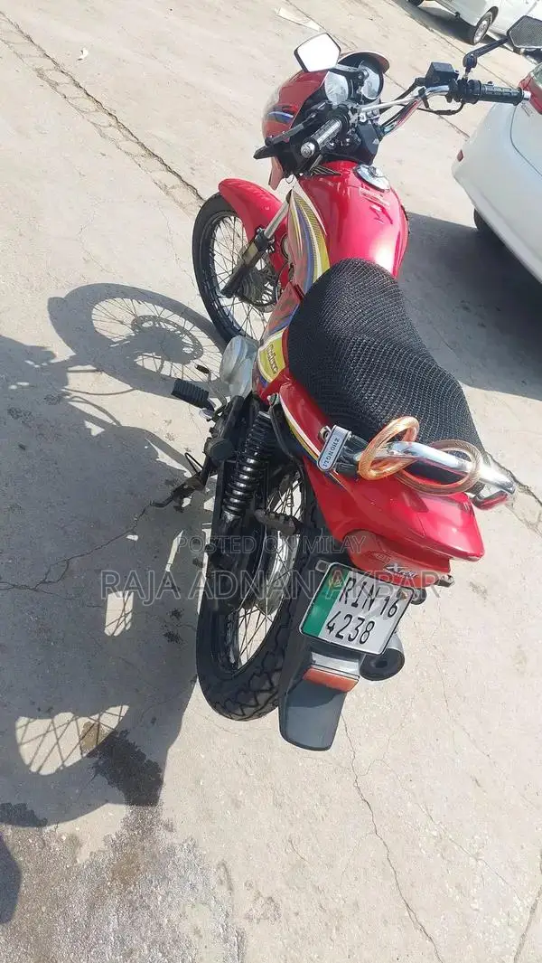 Honda CG 125 Delux Motorcycle - Low Mileage Commuter Bike