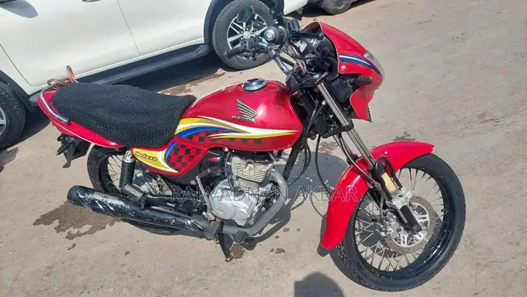 Honda CG 125 Delux Motorcycle - Low Mileage Commuter Bike