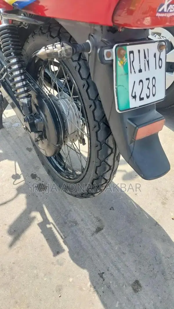 Honda CG 125 Delux Motorcycle - Low Mileage Commuter Bike