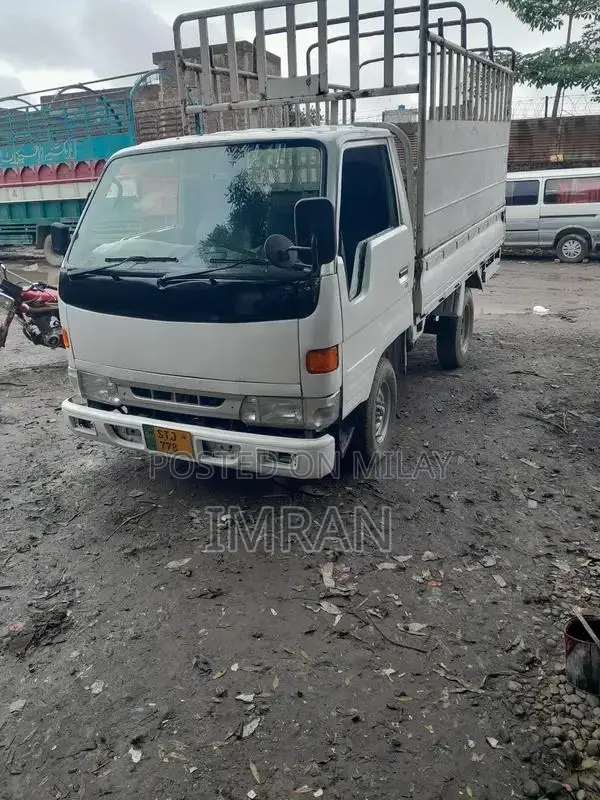 Toyota Dyna 2L Diesel Commercial Truck - 1996 Model