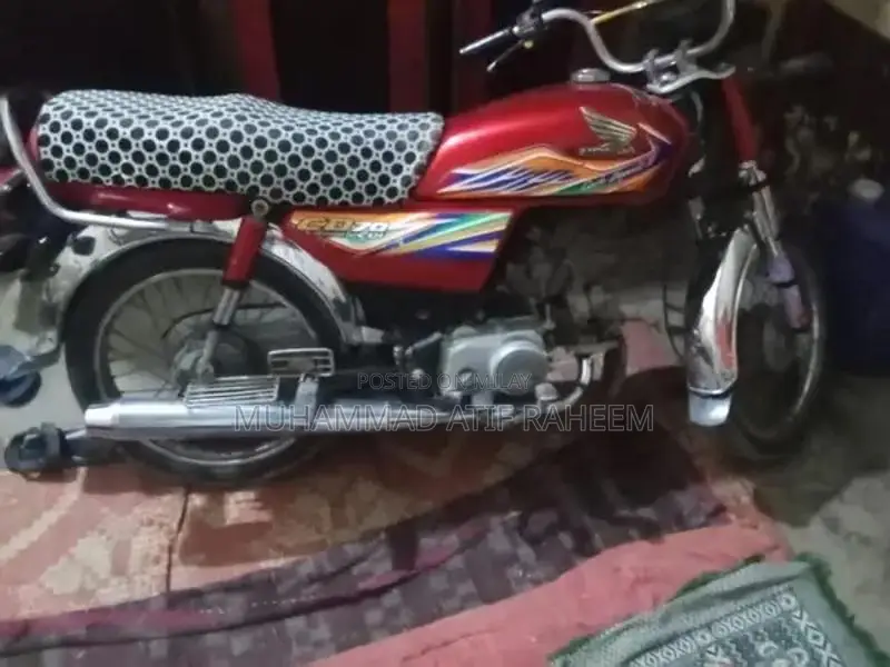 Honda CD 70 Motorcycle - Red, Model 2020-2021