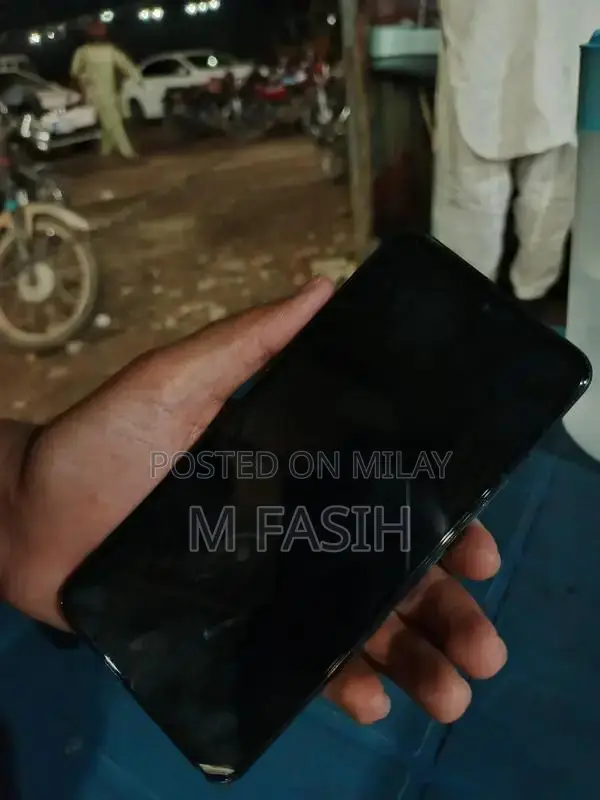 Vivo Y100 Smartphone with Minor Screen Line, Excellent Condition