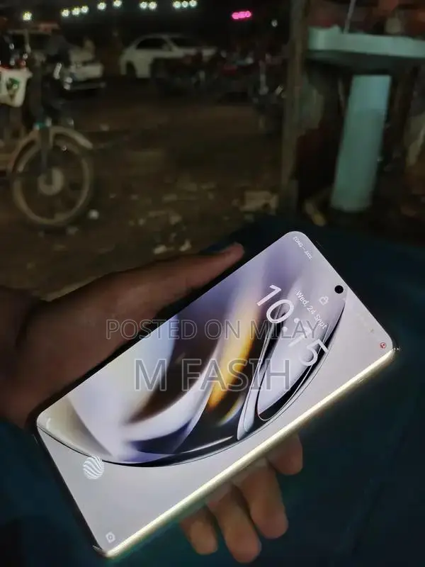 Vivo Y100 Smartphone with Minor Screen Line, Excellent Condition