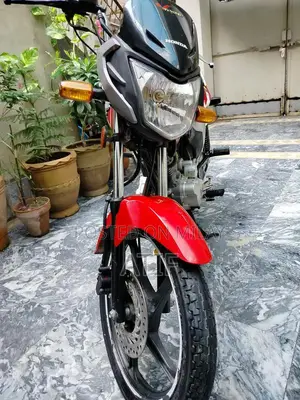 Photo - Honda CB125F Motorcycle - Excellent Condition Urban Commuter