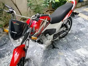 Honda CB125F Motorcycle - Excellent Condition Urban Commuter