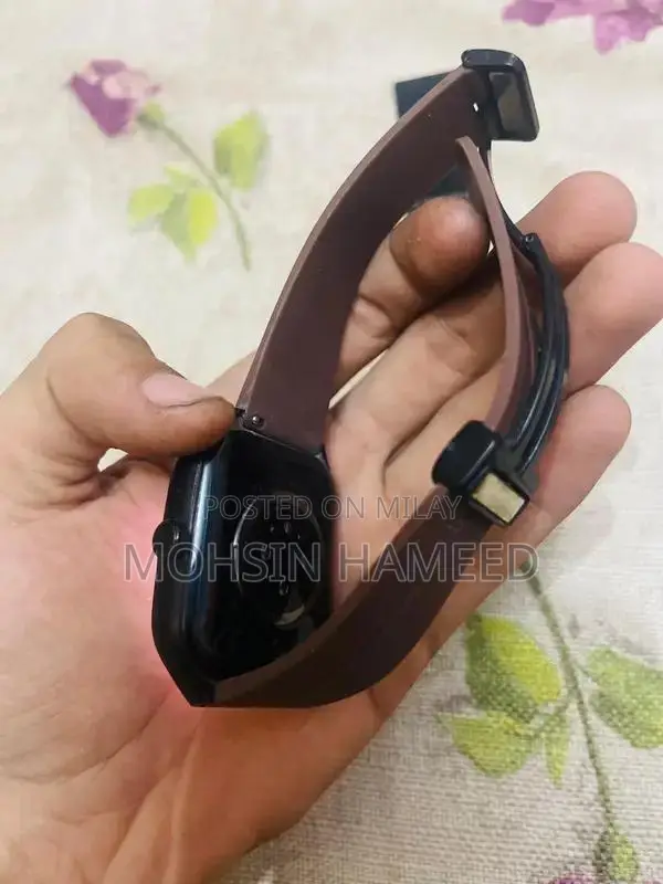 Smart Watch with AI Features, Curved Display, and Bluetooth Calling