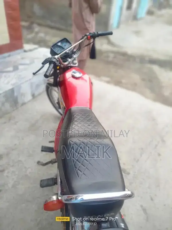 Honda 125cc Motorcycle in Excellent Condition