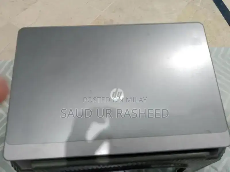 HP Core i3 Laptop with SSD - Minor Screen Issue