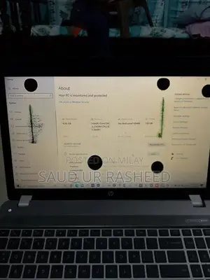 HP Core i3 Laptop with SSD - Minor Screen Issue