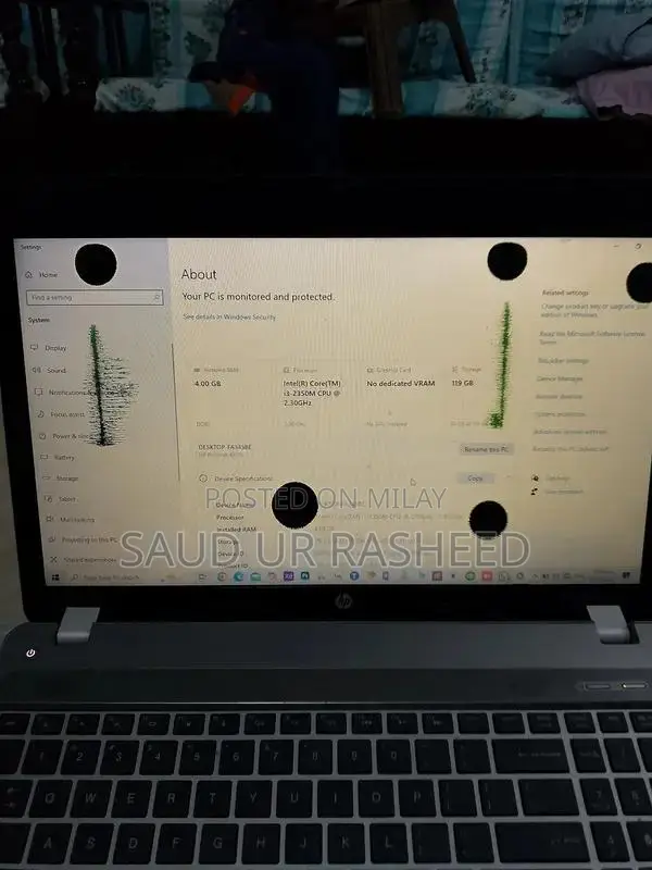 HP Core i3 Laptop with SSD - Minor Screen Issue