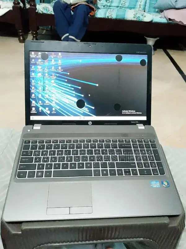 HP Core i3 Laptop with SSD - Minor Screen Issue