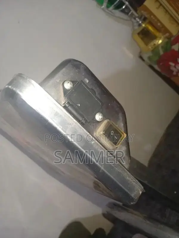 White Humidifier with Advanced Features