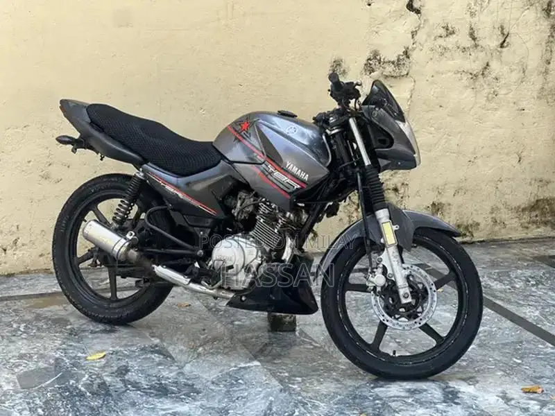 Japanese Imported Performance Motorcycle with Fat Tires