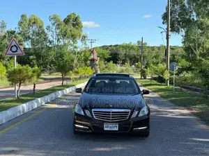 Photo - Mercedes Benz E250 CGI 2012 Luxury Sedan