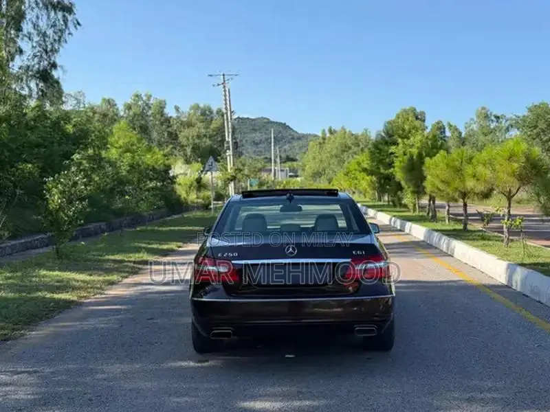 Mercedes Benz E250 CGI 2012 Luxury Sedan