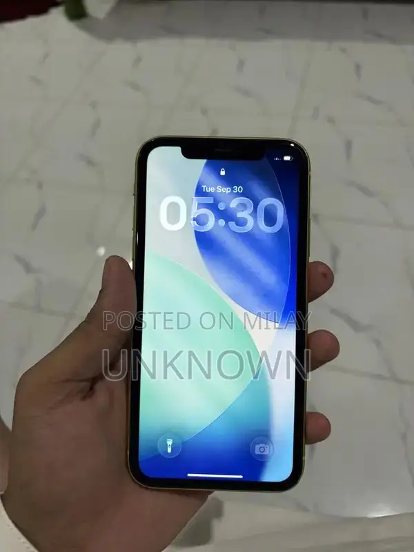 Apple iPhone 11 64GB Smartphone Excellent Condition