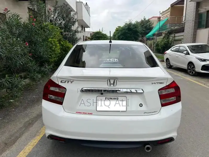 Honda City i-VTEC Sedan Prosmetic Genuine Car