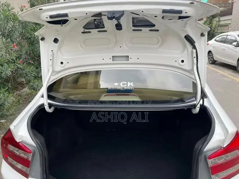 Honda City i-VTEC Sedan Prosmetic Genuine Car