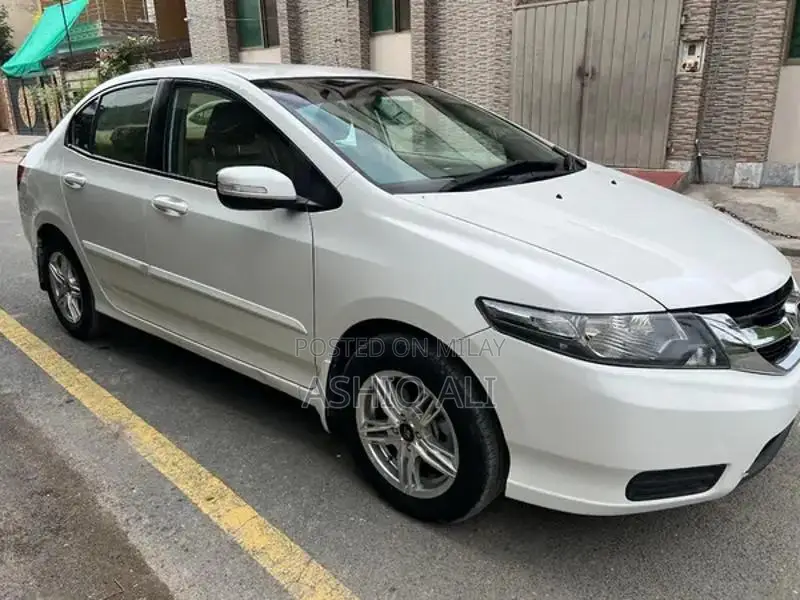 Honda City i-VTEC Sedan Prosmetic Genuine Car