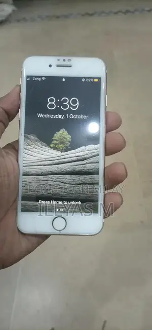 Apple iPhone 7 32GB Smartphone - Excellent Condition