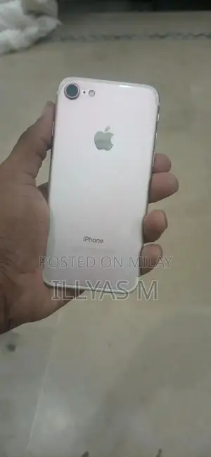 Apple iPhone 7 32GB Smartphone - Excellent Condition