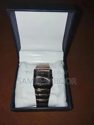 Classic Men's Analog Wristwatch - Elegant Timepiece for Daily Wear