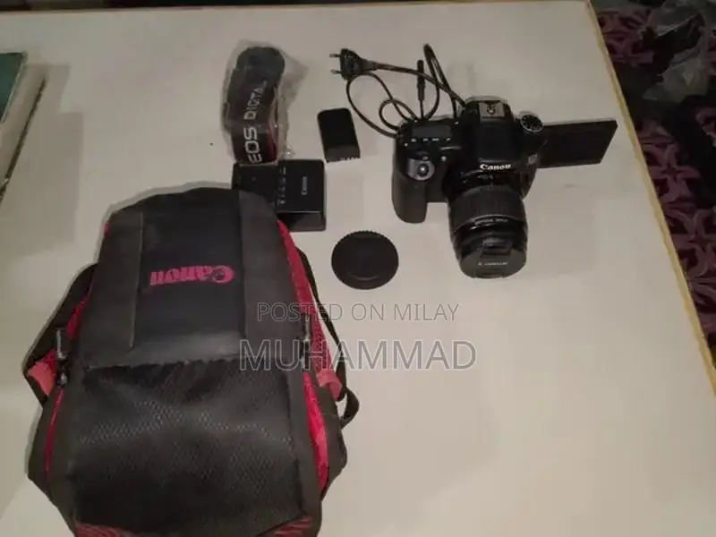 Canon 70D Digital SLR Camera with Advanced Imaging Features