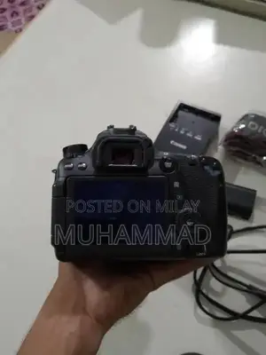 Canon 70D Digital SLR Camera with Advanced Imaging Features