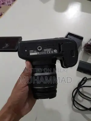 Canon 70D Digital SLR Camera with Advanced Imaging Features