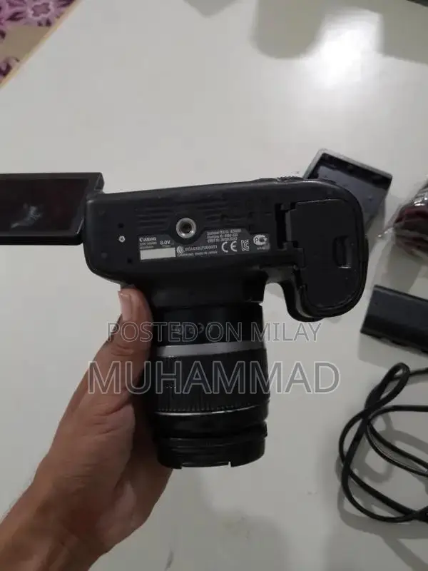 Canon 70D Digital SLR Camera with Advanced Imaging Features