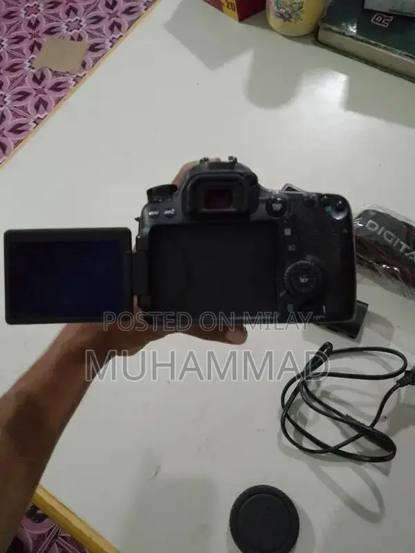 Canon 70D Digital SLR Camera with Advanced Imaging Features