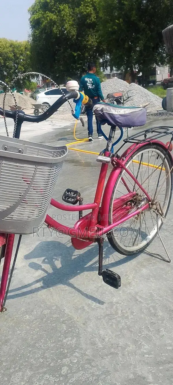 Smooth Riding Bicycle - Stylish and Comfortable Urban Cruiser