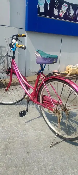 Smooth Riding Bicycle - Stylish and Comfortable Urban Cruiser