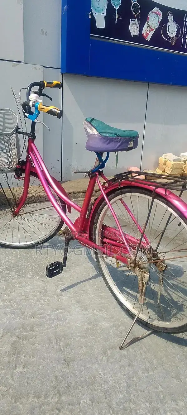 Smooth Riding Bicycle - Stylish and Comfortable Urban Cruiser