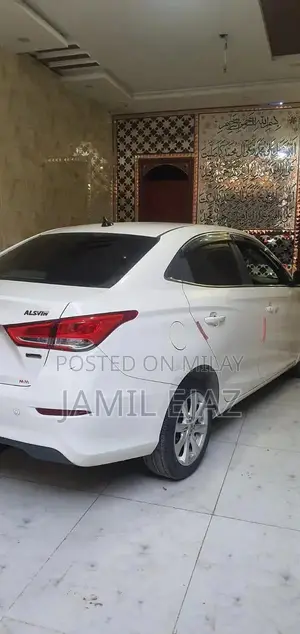 Alsvin Lumear Compact Sedan - Reliable Urban Driving Experience