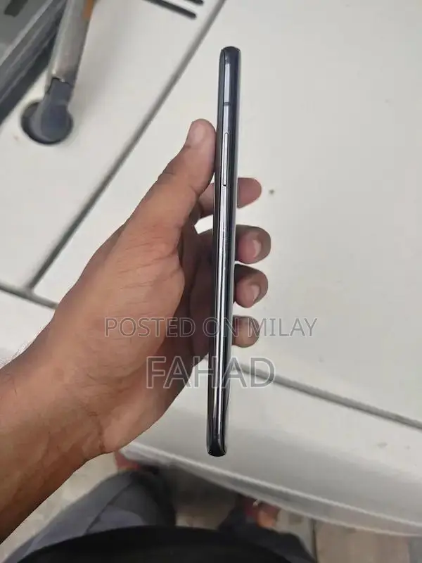 OnePlus 7 Pro Flagship Smartphone - 8GB RAM, 256GB Storage