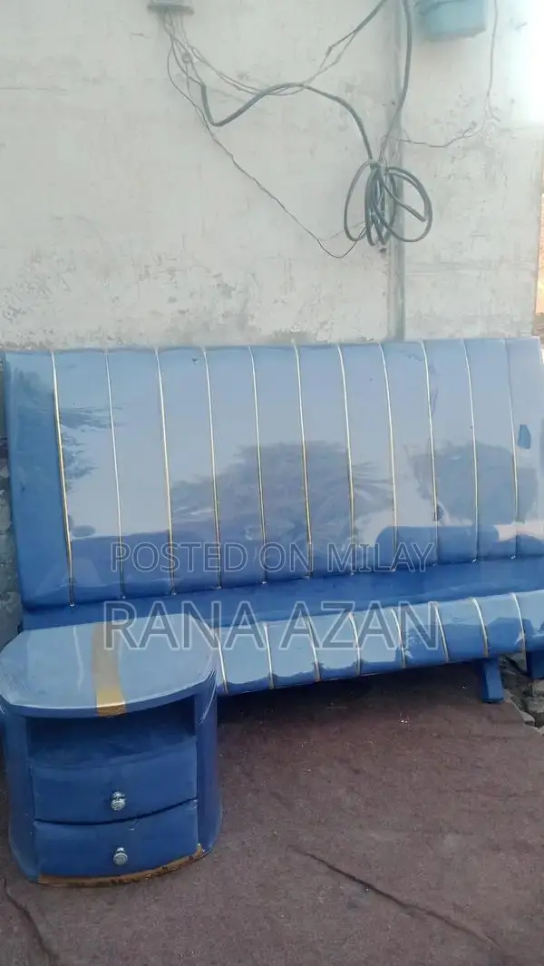 Nearly New Bedroom Furniture Set in Excellent Condition