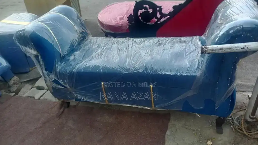 Nearly New Bedroom Furniture Set in Excellent Condition