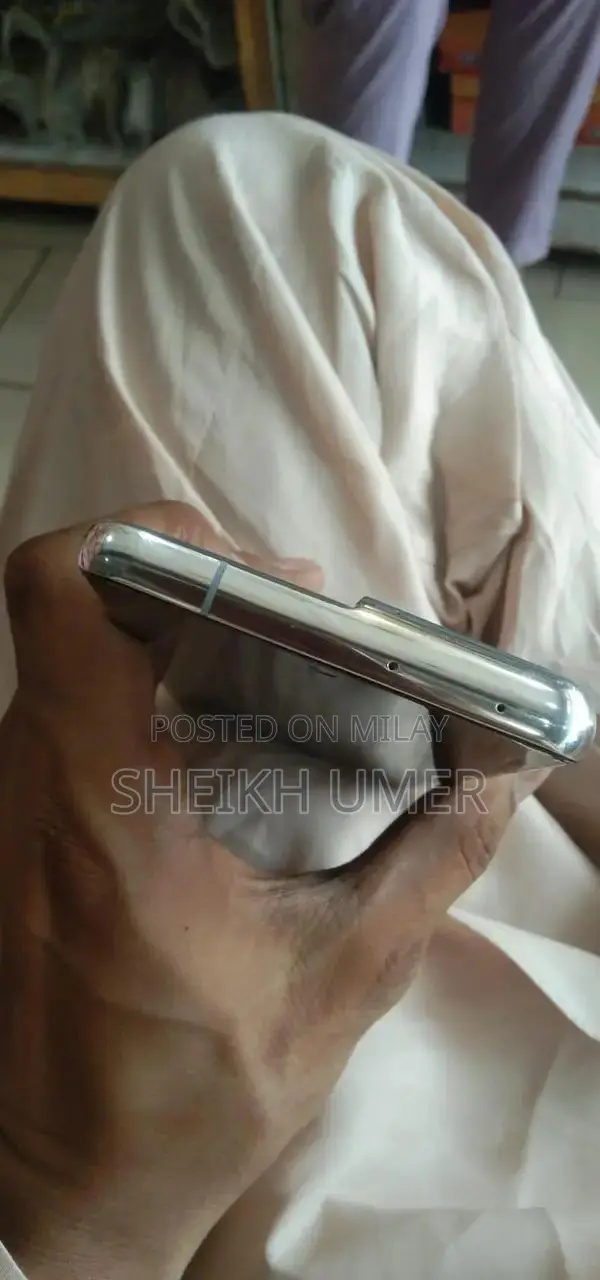 Ultra-Premium Smartphone with Dual SIM and Advanced Features