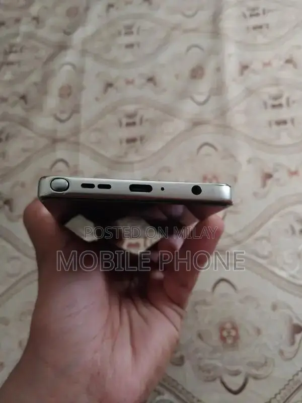 5G Stylus Smartphone with Advanced Camera and Display