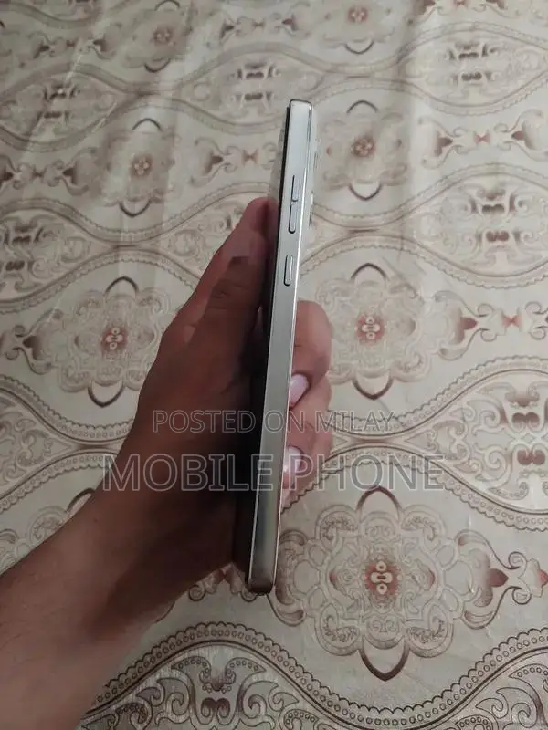 5G Stylus Smartphone with Advanced Camera and Display