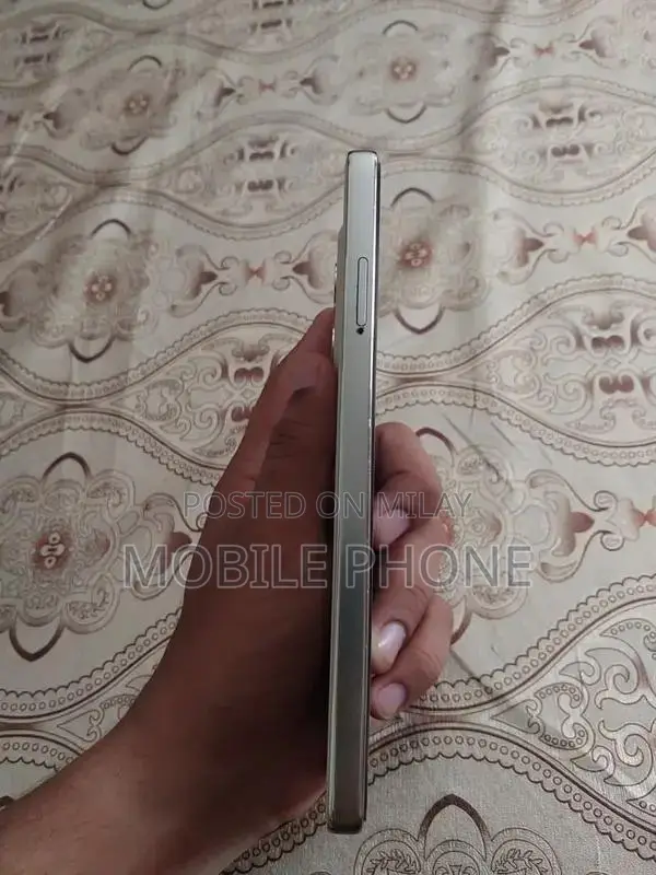 5G Stylus Smartphone with Advanced Camera and Display