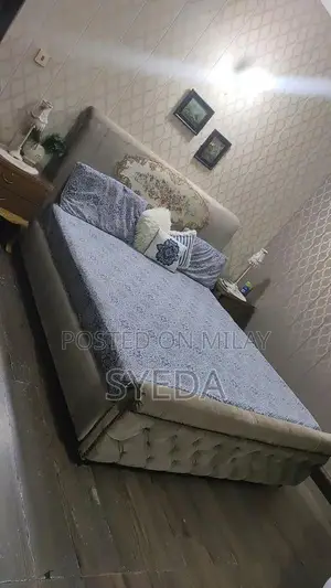 Heavy Poshish Bed Set with Dressing and Side Tables
