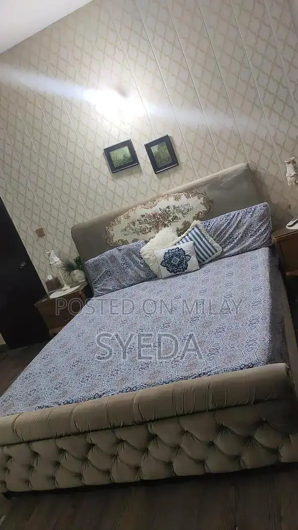 Heavy Poshish Bed Set with Dressing and Side Tables