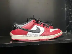 Nike Dunk Low Pro Sneakers - Classic Streetwear Skateboarding Shoes