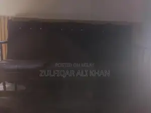 Photo - Spacious Three-Seater Sofa - Comfortable Living Room Furniture