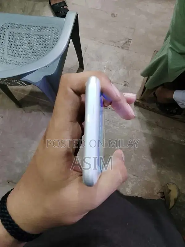 Apple Smartphone 64GB PTA Approved Excellent Condition