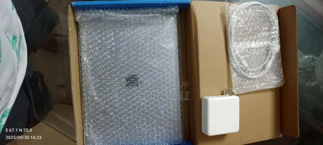 Apple MacBook Pro 13-inch 2017 Laptop