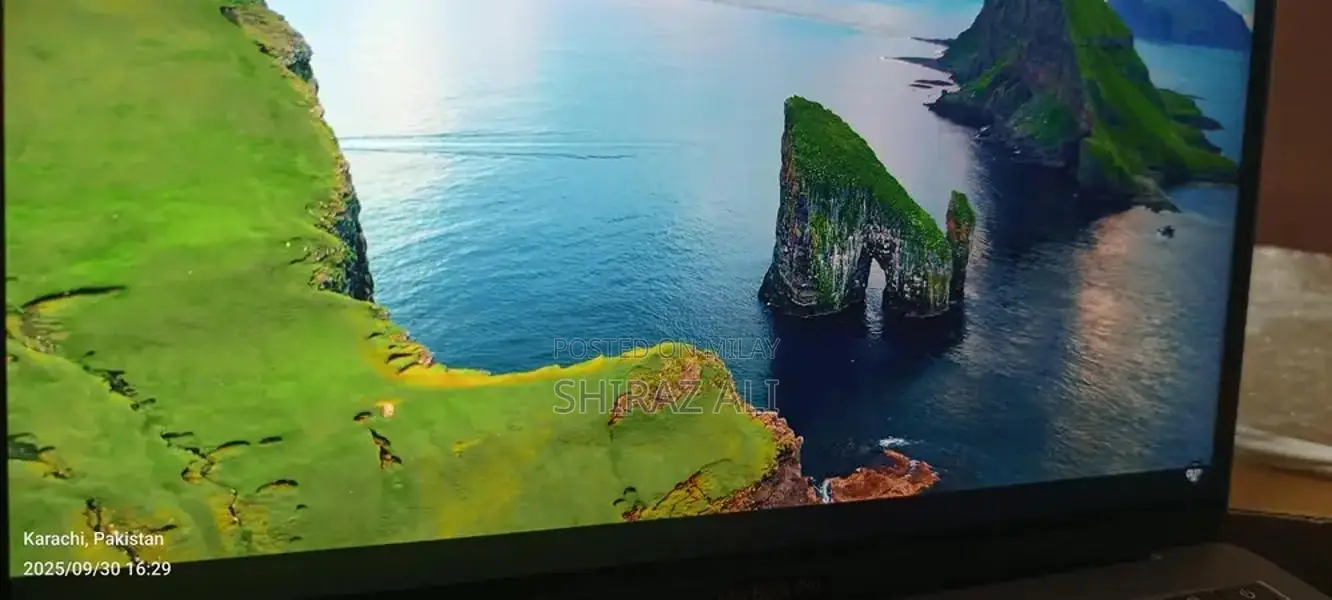 Apple MacBook Pro 13-inch 2017 Laptop